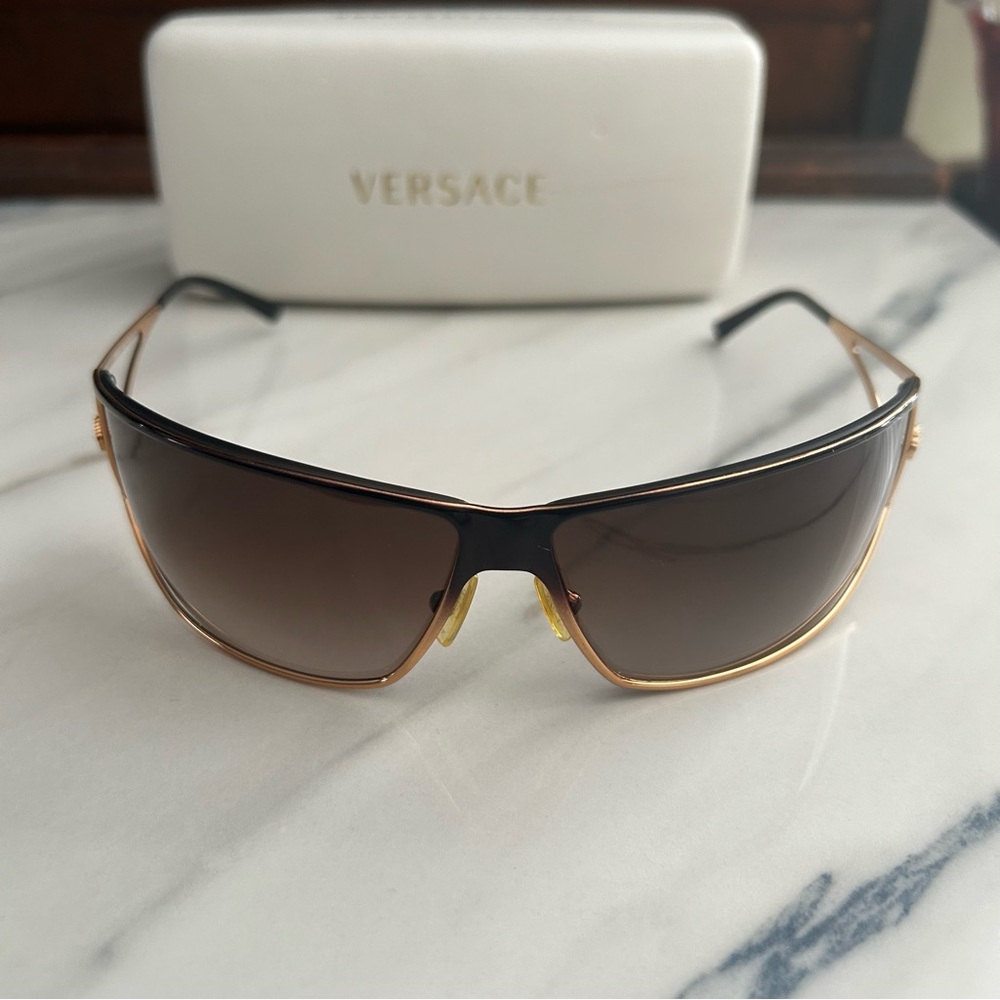 VTG Versace EUC Sunglasses With Case Model 2040 1166/113 Gold/black Brown Lens